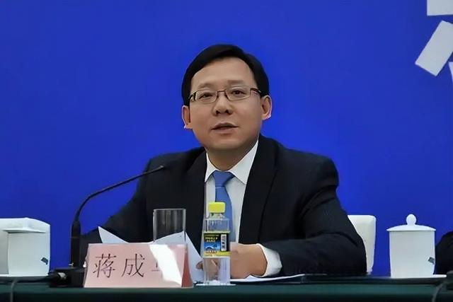 特朗普弃台后，美国批准一项交易，要逼华全额付款	，中国连夜换将