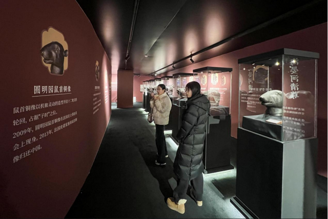 北京：艺术展亮相商场 商业空间变身城市文化消费新载体