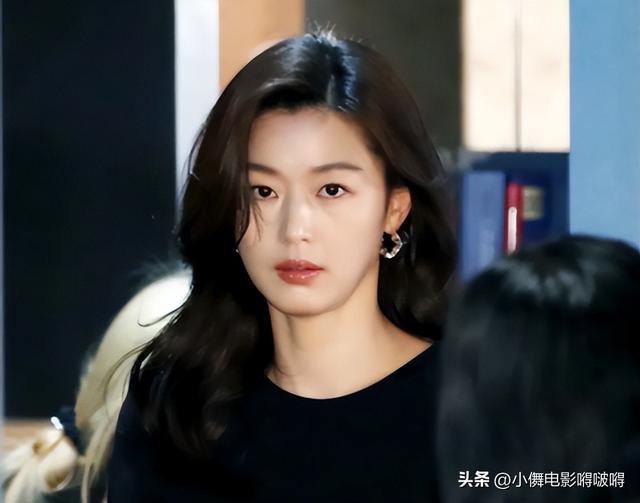 全智贤出手反击！嬉皮笑脸硬刚中国网友，韩网友怒赞“姐姐厉害”