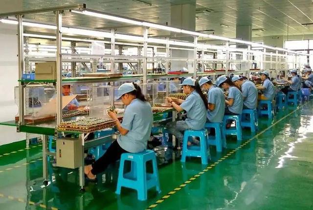 月薪过万却招不到人？三大行业陷入“用工荒”，年轻人为啥不愿干