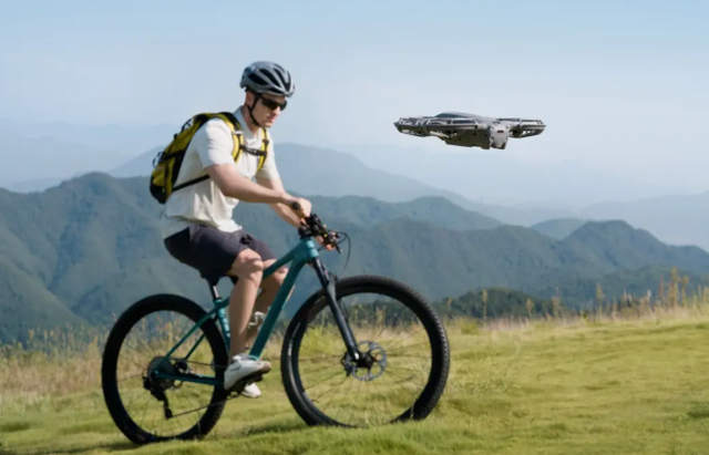 最懂生活的年轻人，爱上了大疆的「赛博飞宠」