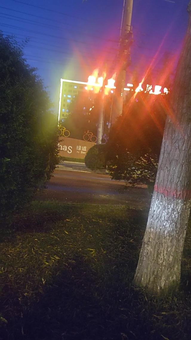 惊了!天热别瞎跑避暑地,在家吹空调才是真香