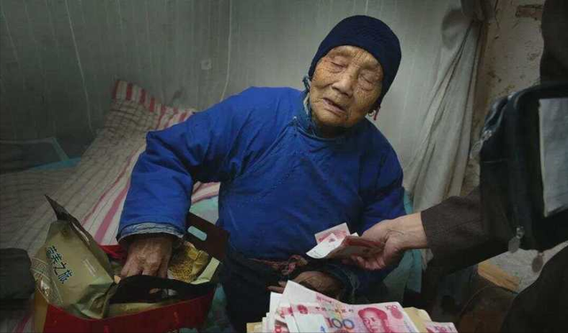 中央定调，退休新政落地，1969年以前出生人员，延迟更加受益吗？