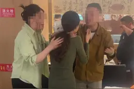 女子生日宴上被餐厅卡式炉炸伤，丈夫：妻子听力和视力现在还没恢复，另有两名亲友受伤图片