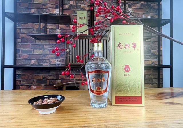 山东5位教师到四川游玩，途经一村子随礼300吃席，酒后竟被人拦住