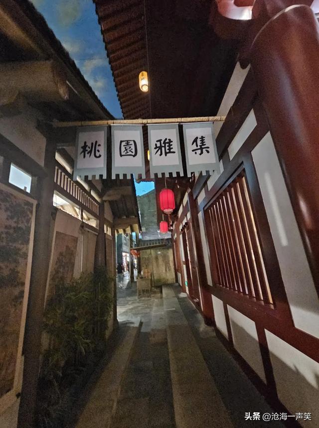 扬州中国大运河博物馆焕发生机与活力，人流络绎不绝，纷至沓来