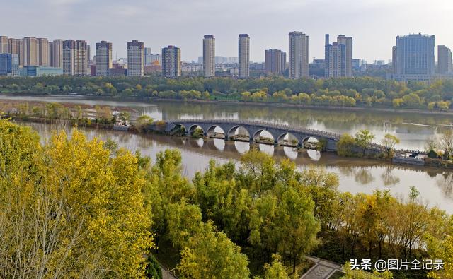 山西临汾：七孔石桥 冬景迷人