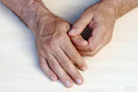 血压高的人，多观察手指，若有这3个异常，脑梗可能离你很近了图片