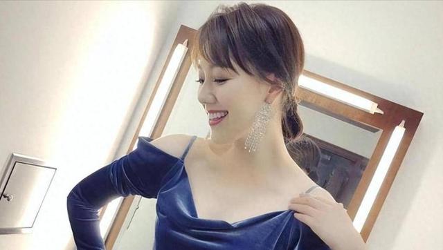 私生活混乱、被央视开除、陪睡上位？王冠身上的标签究竟有多离谱