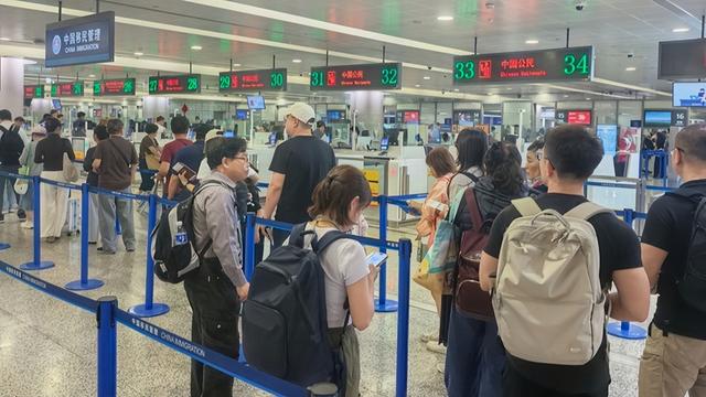 极光+口岸！2025国庆“国门游”崛起，多省订单增速超100%