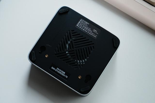 高性能满配AMD R5小钢炮，极摩客G10迷你电脑开箱评测
