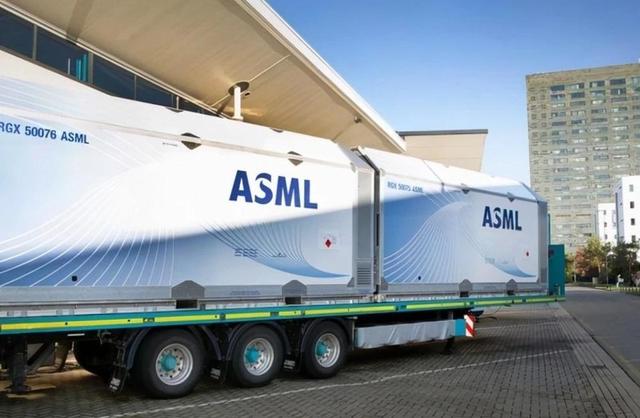 都反水了！ASML、荷兰光刻机供应商相继宣布，外媒：事情闹大了