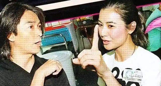 21岁拍三级，30岁被出轨，38岁嫁大佬，如今52岁没孩子也被宠成宝