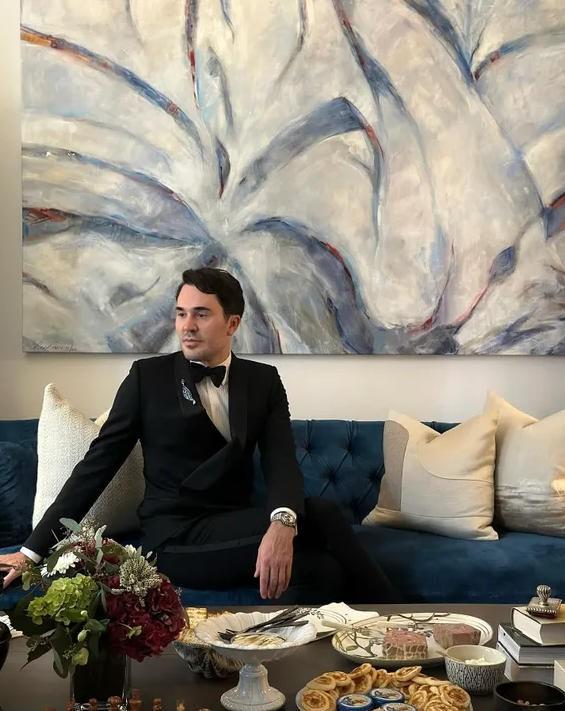 现实盖茨比！他到处发钱，捐几千万后突然死亡，才发现钱是偷的？