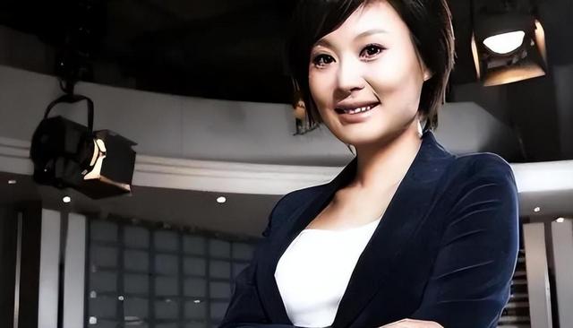 吃狗食、关禁闭，央视前才女国外被虐成“人干”？董卿想救她都难