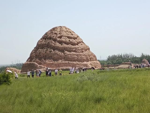 齐鲁人银川行记：探秘西夏王陵，触摸历史的脉搏