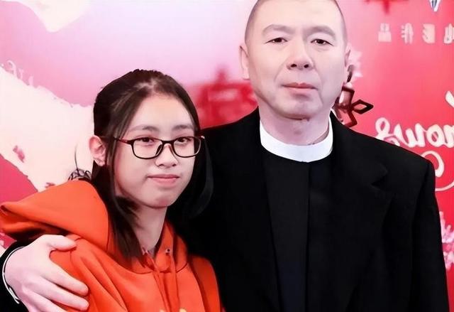 徐帆回应离婚5个月，冯小刚近况曝光，他的“小心思”再藏不住了