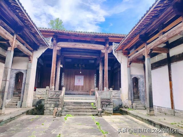 重温红军路，赏查湾古村落。