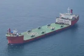 中船探索01号民用航母，可执行直升机加油任务，不用总租半潜船了图片