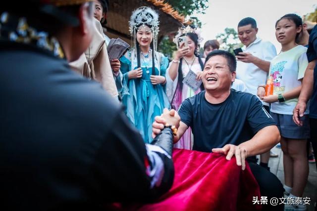 惊艳！大宋不夜城「宋潮幻夜」亮灯启幕！谁看到这种 “超现实梦境” 都会迷糊！