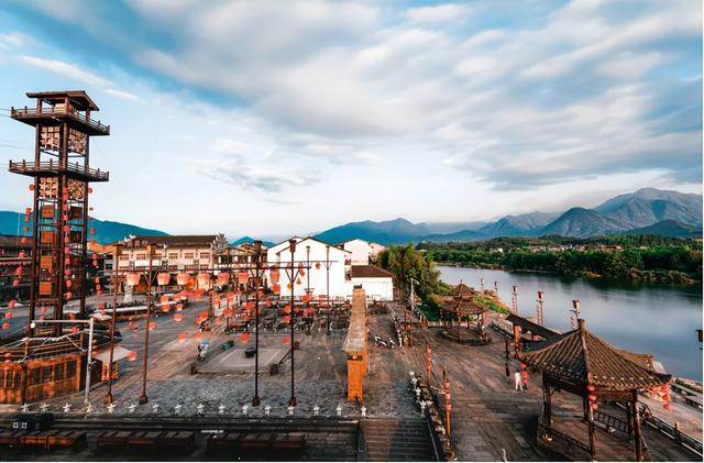 明日开演！村晚盛宴+非遗市集！逛古镇文创、赏村晚，鹰潭上清古镇&龙虎山游玩攻略承包你的冬日快乐！