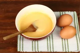 开水冲鸡蛋加香油，常喝会怎样？医生科学解答来了图片