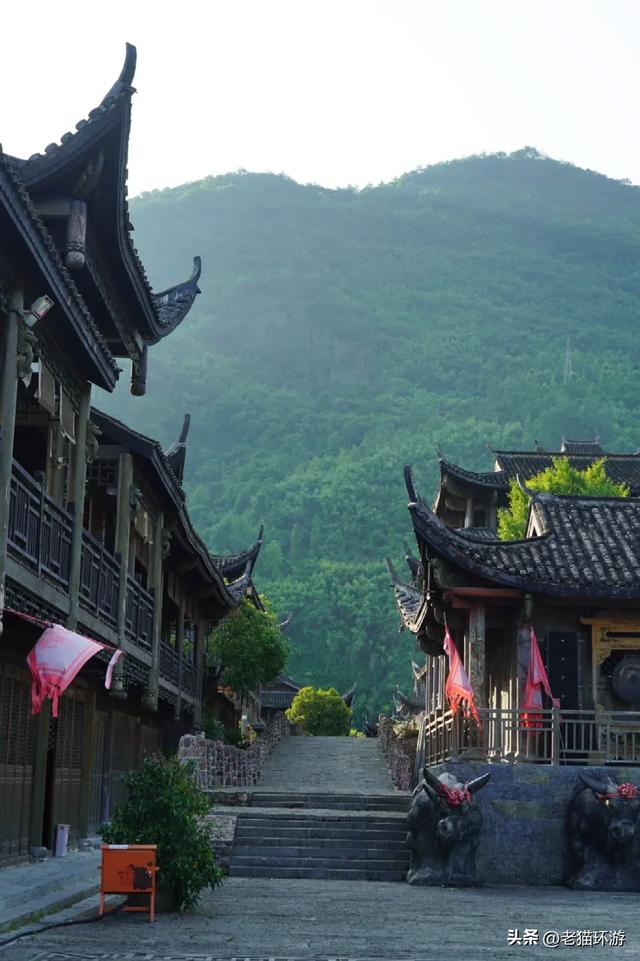 90% 的人没听过:湖南西南角这个苗寨,没门票却比 5A 景区治愈