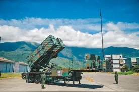 辽宁舰战巡，台岛划设太平洋禁区，不许解放军迫近？再次试射导弹图片