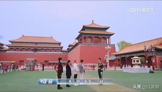 九三阅兵唯一擎旗手张威：河南农村小伙到天安门的27年