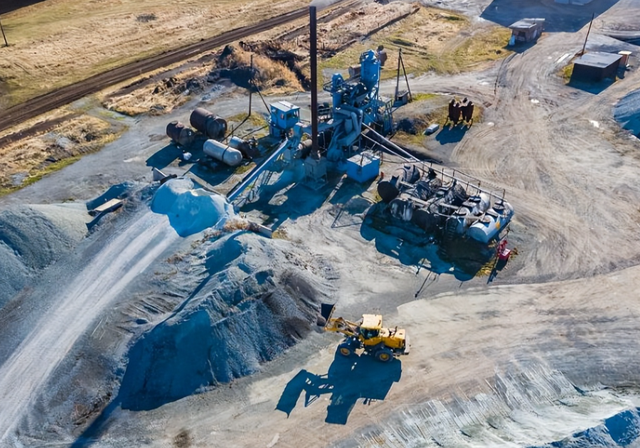 又出现一个中国伙伴倒向美？撕毁合同，把矛头对准了中国