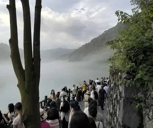 郴州东江：雾锁碧波间，独揽江河一味奇