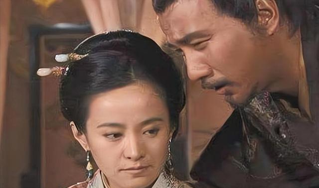 朱元璋夜宿一农妇家，离开前农妇问有了咋办？他立即掏出一物