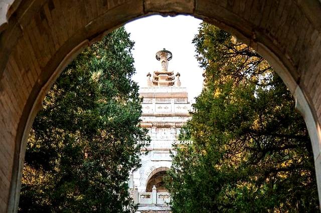 北京罕见三朝皇家寺院	，公认风水宝地，难怪魏忠贤与乾隆一起看上