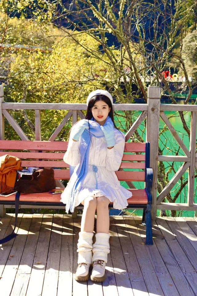 闯入秋日油画！松坪沟彩林巅峰绽放，泡私汤温泉，看千年非遗打铁花！