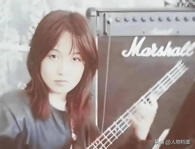 她连续5次上春晚，私下却和恩师同居怀孕被骗流产，现在57岁单身