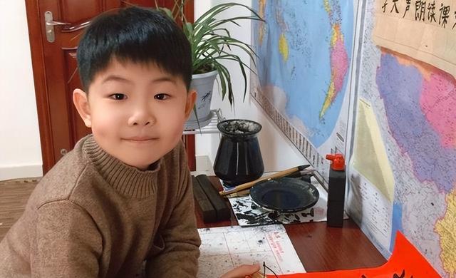 3岁上央视，5岁上春晚的男孩张峻豪，如今独来独往，还厌学？