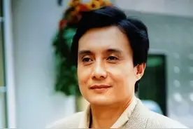 他是“最帅白龙马”，曾被谢霆锋打成重伤，如今在街头靠卖肉为生图片