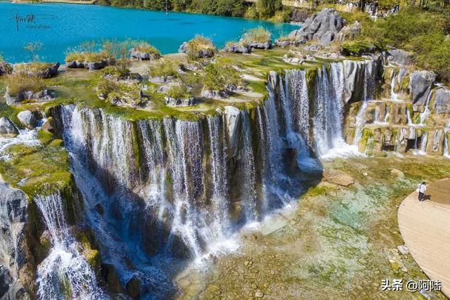 如果说玩转玉龙雪山得花300元,那么这个人工瀑布起码值50