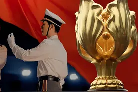 1997年直播香港回归的4位央视主持人，2人去世，1人落魄，1人退休图片