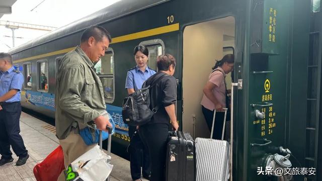 一票直达内蒙古！欣赏千里童话般秋色！这条旅游专列今起从泰安发车啦！