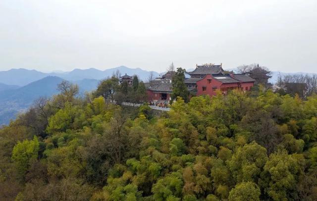 苏州最接地气的山，海拔仅有182米，当地人经常爬