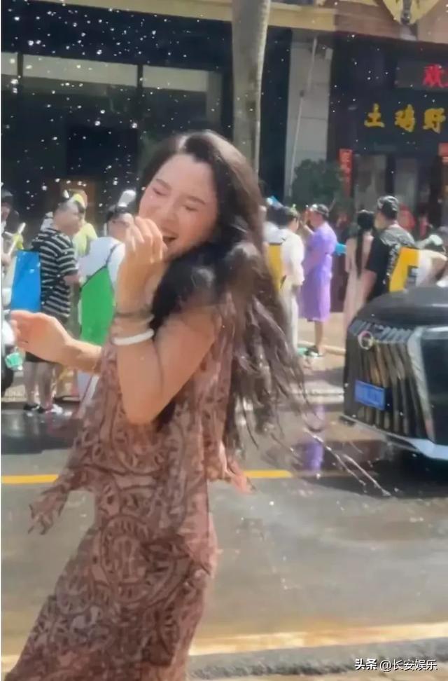 森林北泼水节生图，没了滤镜后，就是普通人，没有说的那么漂亮