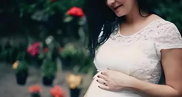 女子监狱没有男犯人，为何每年都有很多人怀孕？监狱长道出了实情