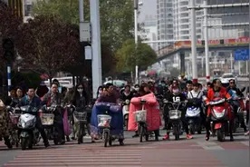 电动车牌全面普及，4种颜色代表不同含义，多数车主都不知道作用图片