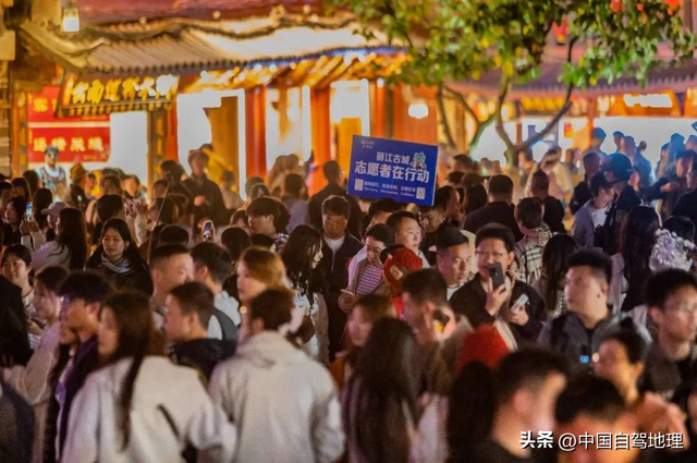 “围城收费”吵翻天！丽江古城这次，冤吗？