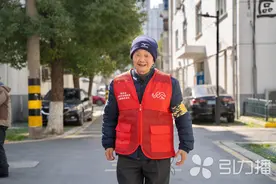 “小蜜蜂”队伍由5人壮大到190人，他用半个多世纪践行学雷锋诺言图片