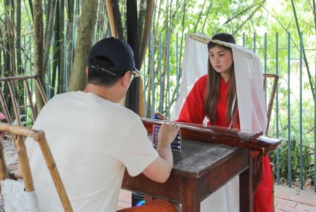 峨眉山脚藏了个让全家嗨翻天的"小香港"！