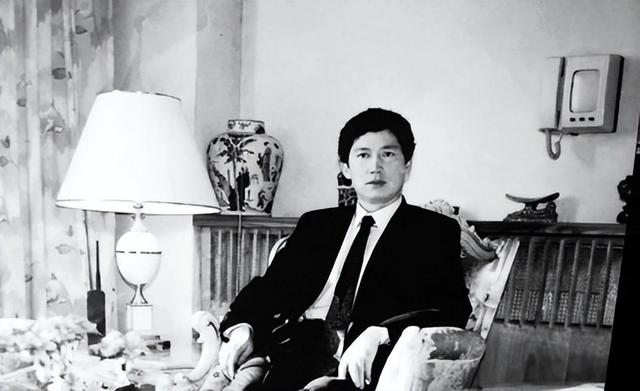 "第一软饭男"去世了，伺候美国老妇13年，继承268亿，死后钱给谁