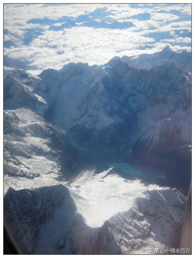 雪峰、云海、田陌 — 西藏林芝至成都空中俯瞰