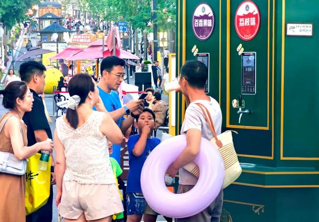 火爆！啤酒节重回青岛老城，每天引来34万人“赴宴”